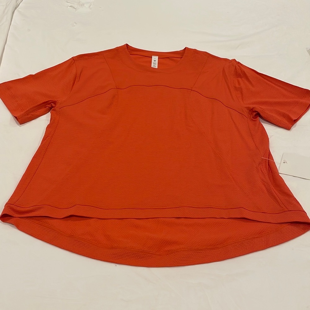 Lululemon, loose fit with extra room